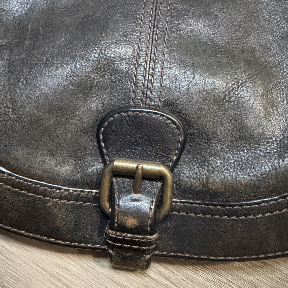 Vintage Elegant Black Leather Shoulder Bag - Picture 2 of 12